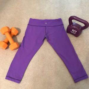 Lululemon Wunder Under Crop, size 6